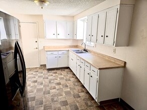 424 5th Ave in Gold Hill, OR - Building Photo - Building Photo