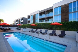 12th Street Lofts in National City, CA - Foto de edificio - Building Photo