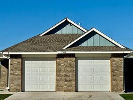 1301 SW New York Ave in Lawton, OK - Building Photo