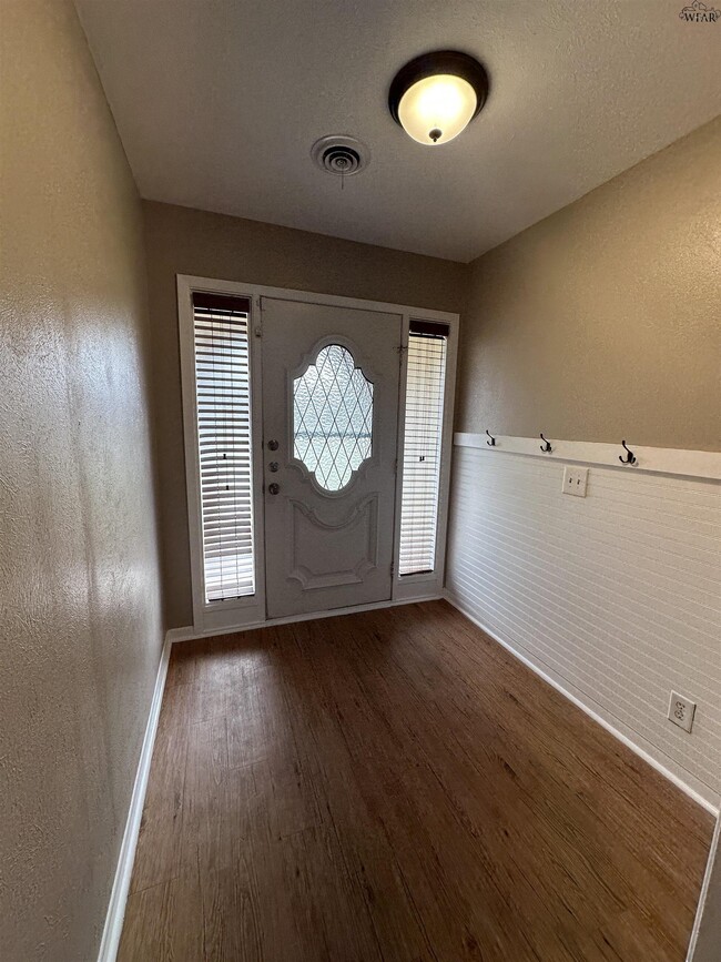 3510 University Ave in Wichita Falls, TX - Foto de edificio - Building Photo