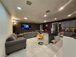 2755 Mann St in Las Vegas, NV - Building Photo - Building Photo