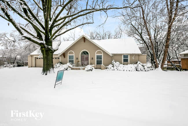 12820 East 38th Terrace S in Independence, MO - Foto de edificio - Building Photo