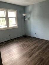 61 S Ohioville Rd in New Paltz, NY - Foto de edificio - Building Photo