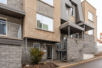 2598B Sainte-Foy Ch in Québec, QC - Building Photo - Building Photo