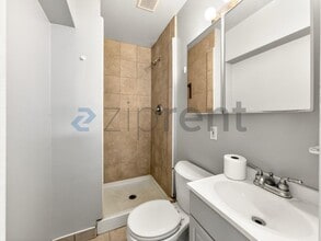 2755 Sanborn Ave in Montrose, CA - Building Photo - Building Photo