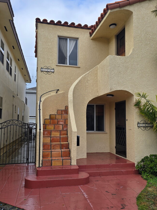 5742 Campo Walk, Unit 5742 in Long Beach, CA - Foto de edificio - Building Photo