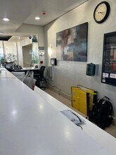 5005 Collins Ave, Unit 322 in Miami Beach, FL - Foto de edificio - Building Photo