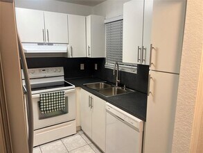 7011 W 29th Ave in Hialeah, FL - Building Photo - Building Photo