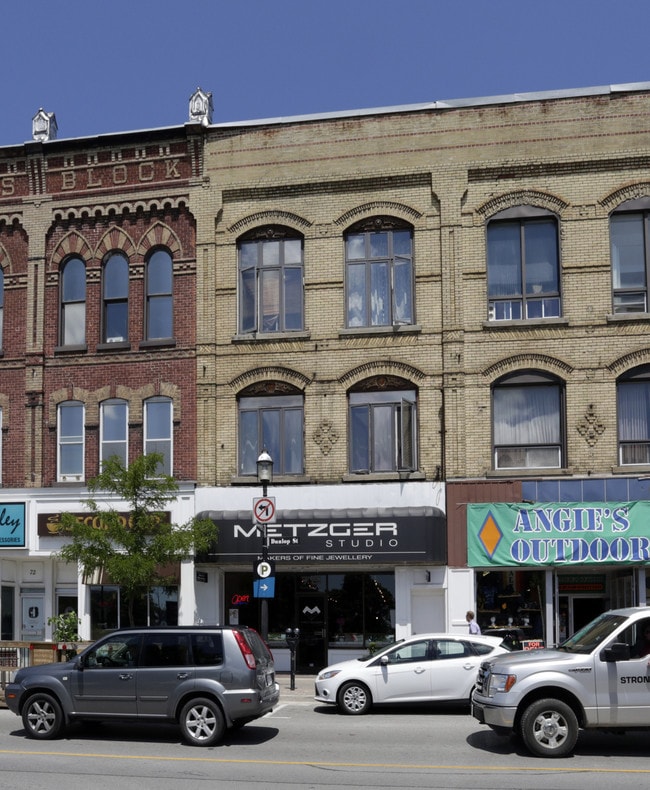 76 Dunlop St E