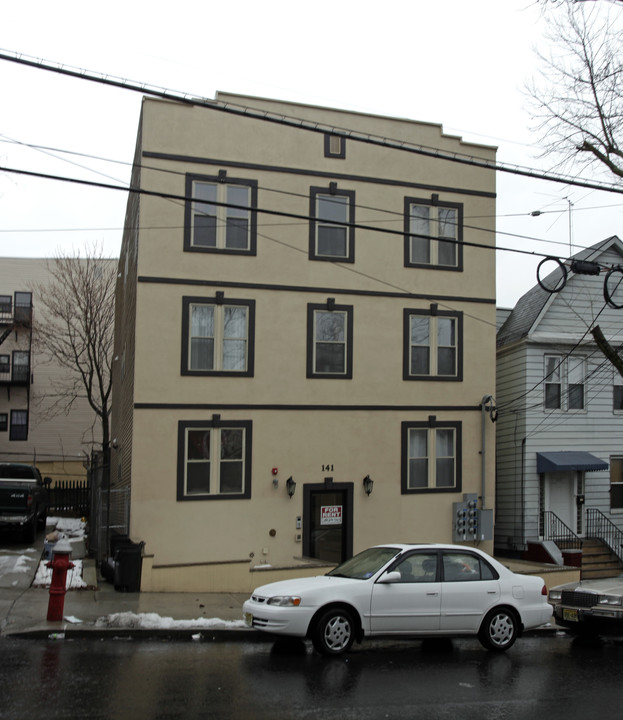 141 Carlton Ave in Jersey City, NJ - Building Photo