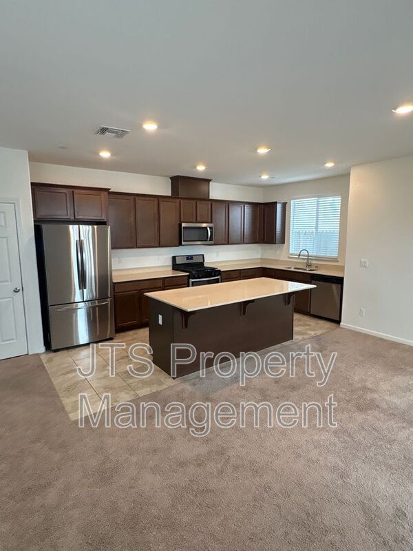 3324 Auburn Leaf Loop in Folsom, CA - Building Photo - Building Photo