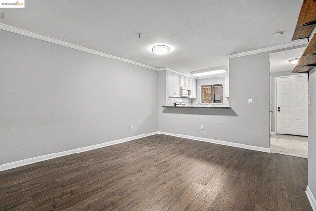 1122 S Villa Way in Walnut Creek, CA - Building Photo - Building Photo