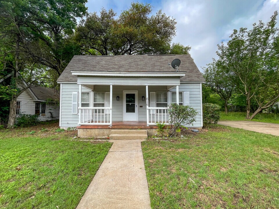 616 N 35th St in Waco, TX - Building Photo