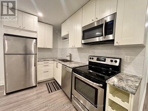 340 Howland Ave in Toronto, ON - Building Photo - Building Photo