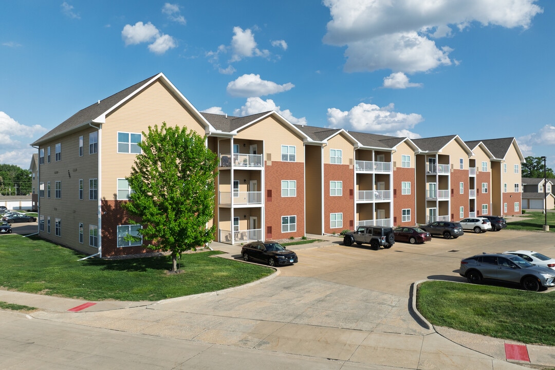 Deer Valley Villas in Silvis, IL - Building Photo
