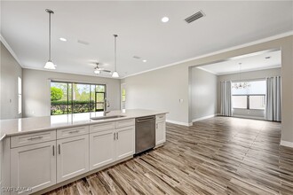 2820 Cinnamon Bay Cir in Naples, FL - Building Photo - Building Photo