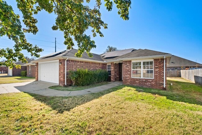 706 SW Sandrock Rd in Bentonville, AR - Building Photo - Building Photo