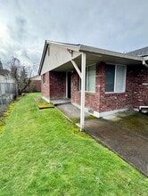 9220 SE Raymond St-Unit -9220 in Portland, OR - Building Photo - Building Photo