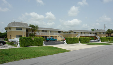 405 Southwind Dr in North Palm Beach, FL - Building Photo - Building Photo