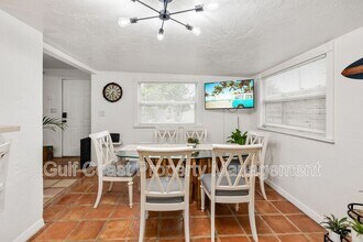 1837 Robinhood St in Sarasota, FL - Building Photo - Building Photo
