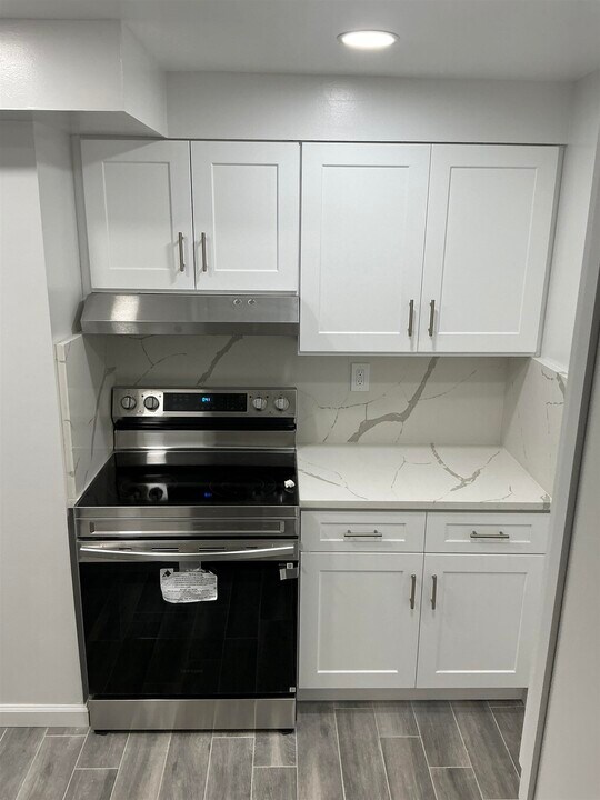 133 Harmon Cove Tower in Secaucus, NJ - Building Photo