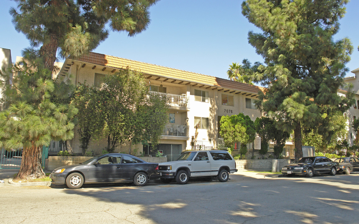 Casa Lanewood in Los Angeles, CA - Building Photo