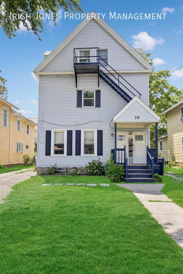 35 South St in Lockport, NY - Building Photo - Building Photo