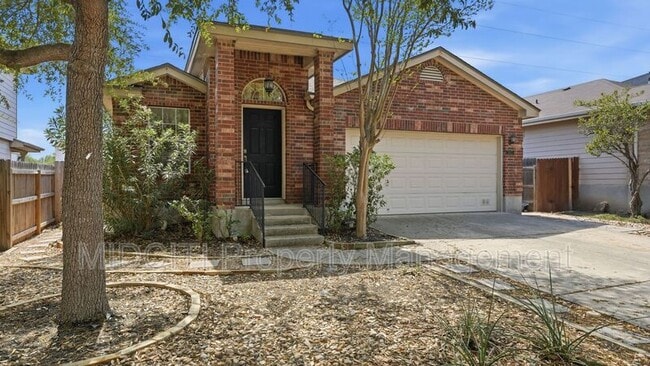 2432 Medina Dr in New Braunfels, TX - Building Photo - Building Photo