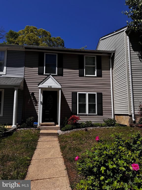 property at 318 Wood Hollow Ct