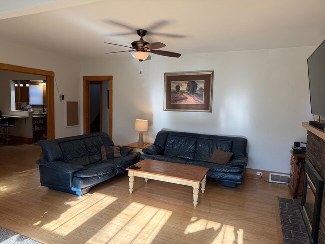 18 Rustic Ldg W in Minneapolis, MN - Building Photo - Building Photo