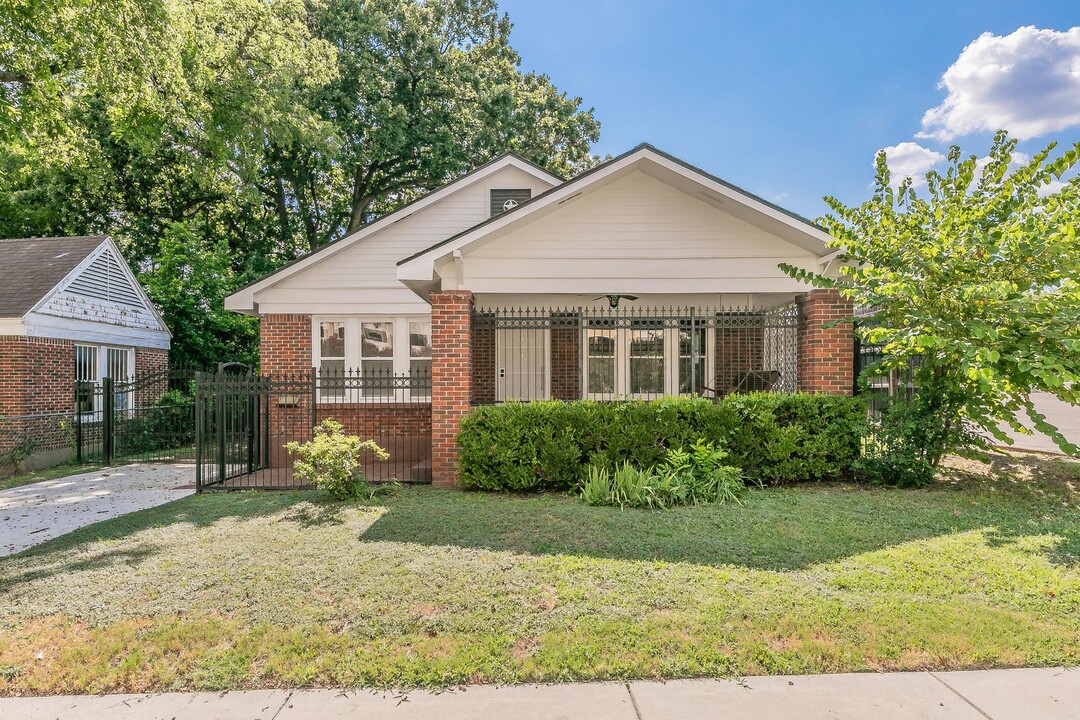 1400 Montgomery St in Fort Worth, TX - Building Photo