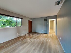 6435 Mammoth Ave in Los Angeles, CA - Building Photo - Building Photo