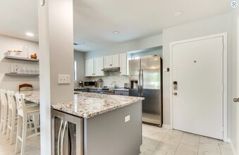 1699 US-98, Unit 501 in Mary Esther, FL - Building Photo - Building Photo