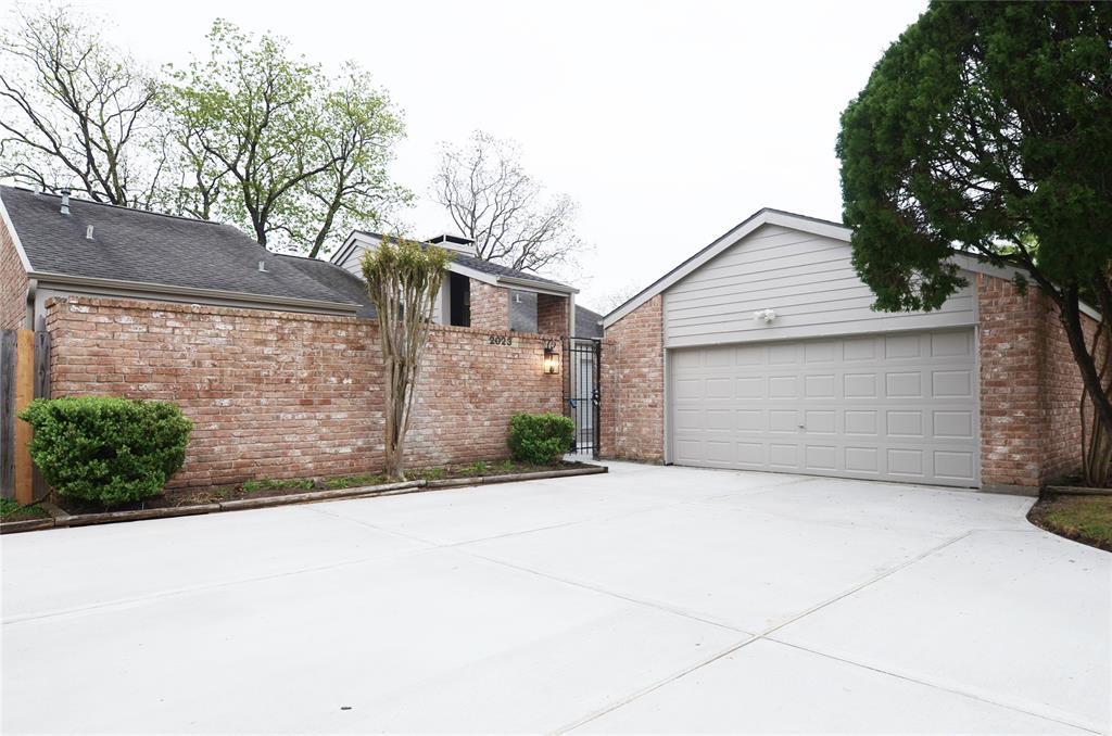 2023 Woodland Springs St in Houston, TX - Building Photo