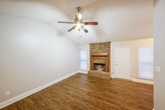 1308 Upper Kingston Rd in Prattville, AL - Foto de edificio - Building Photo