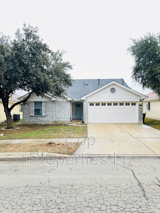 8514 Snakeweed Dr in Converse, TX - Building Photo