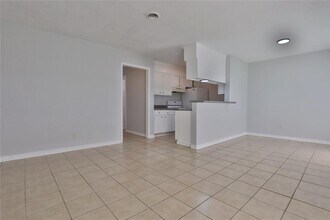 310 Yaupon St in Freeport, TX - Building Photo - Building Photo