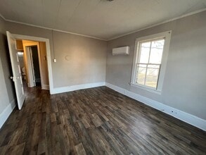 211 W Murphy St, Unit 211-03 in Madison, NC - Building Photo - Building Photo