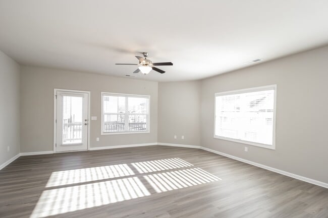 564 Elliston Pl in Ball Ground, GA - Building Photo - Building Photo