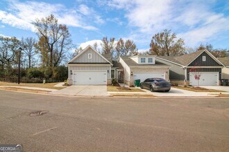 1569 Salinger Ct in Stockbridge, GA - Foto de edificio - Building Photo