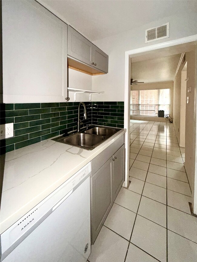 property at 2507 Montrose Blvd