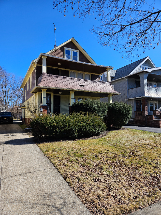 3525 E 135th St-Unit -Down in Cleveland, OH - Building Photo