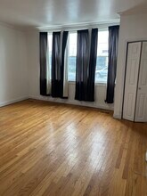 1716 W Cermak Rd, Unit 1 in Chicago, IL - Building Photo - Building Photo