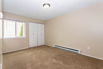 Heather Meadows Apartments in Aberdeen, WA - Building Photo - Building Photo