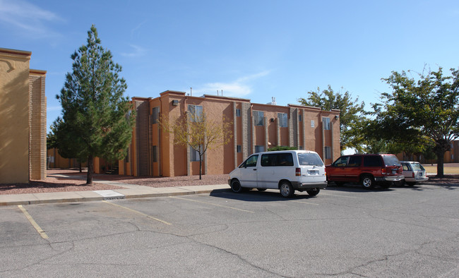 Greenbriar Manor Apartments in El Paso, TX - Building Photo - Building Photo