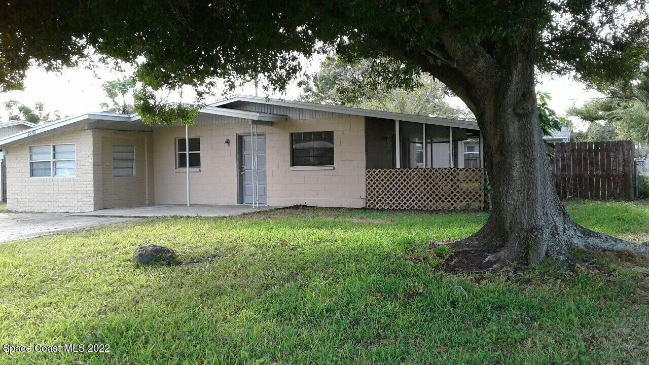 1888 Glenwood Dr in Melbourne, FL - Building Photo