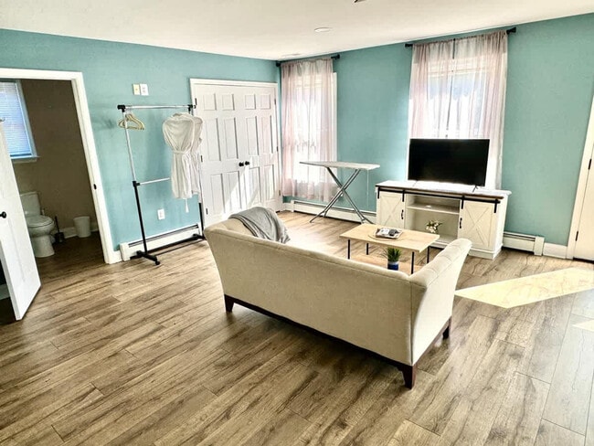 14386 Calvert St in Solomons, MD - Building Photo - Building Photo