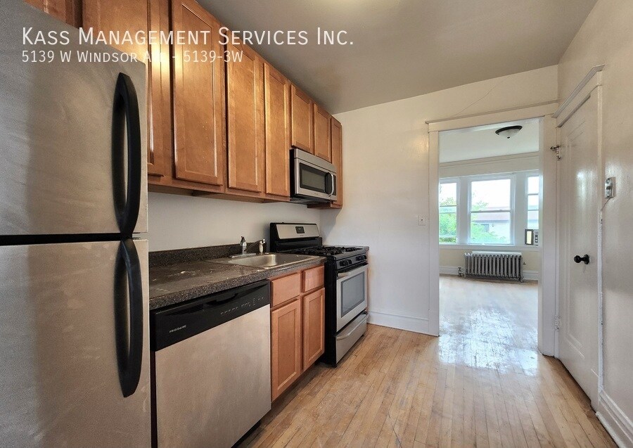 5139 W Windsor Ave in Chicago, IL - Foto de edificio