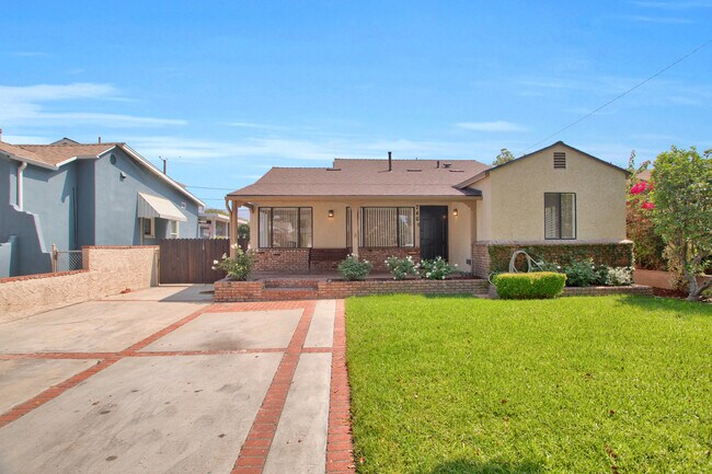 746 N Catalina St in Burbank, CA - Building Photo - Building Photo