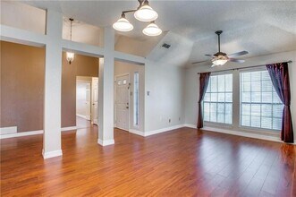 435 L Thompson St in Cedar Hill, TX - Building Photo - Building Photo